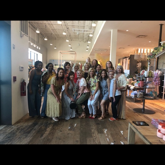 Meet your Posher, Lori - Picture 5 of 9